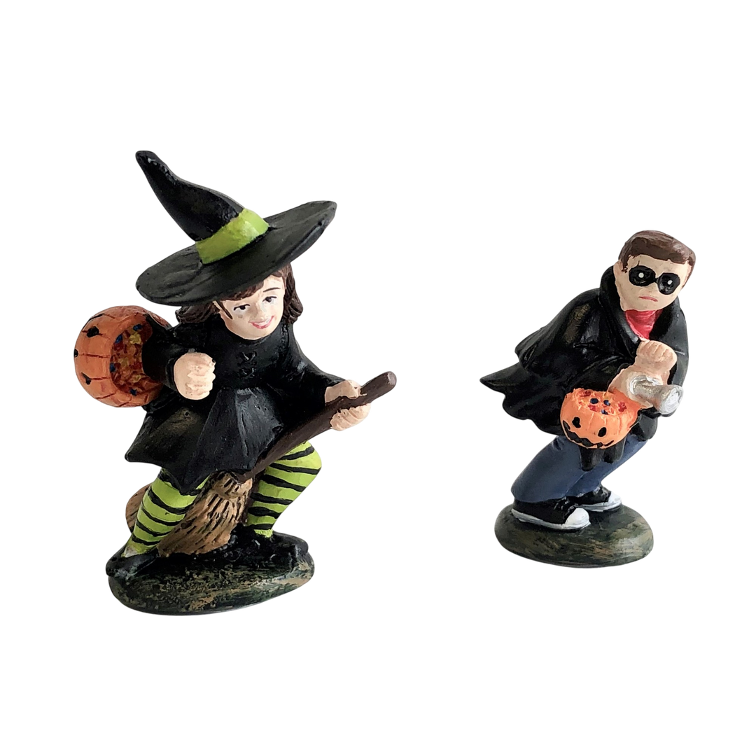 Ghost in the Graveyard -Costumed Kids-Set of 2