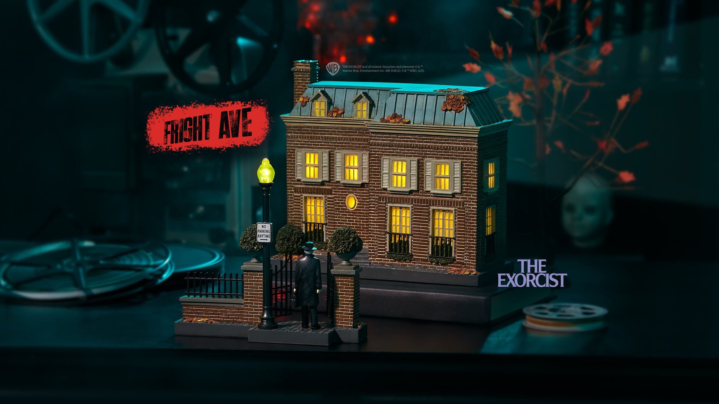 Department 56 Village The Exorcist Fright Avenue lit house and accessories