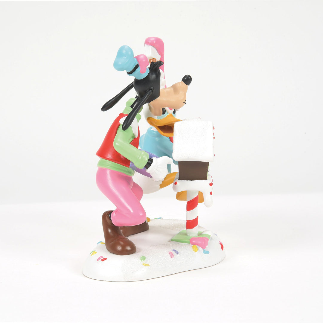 Goofy & Donald Make A Mess