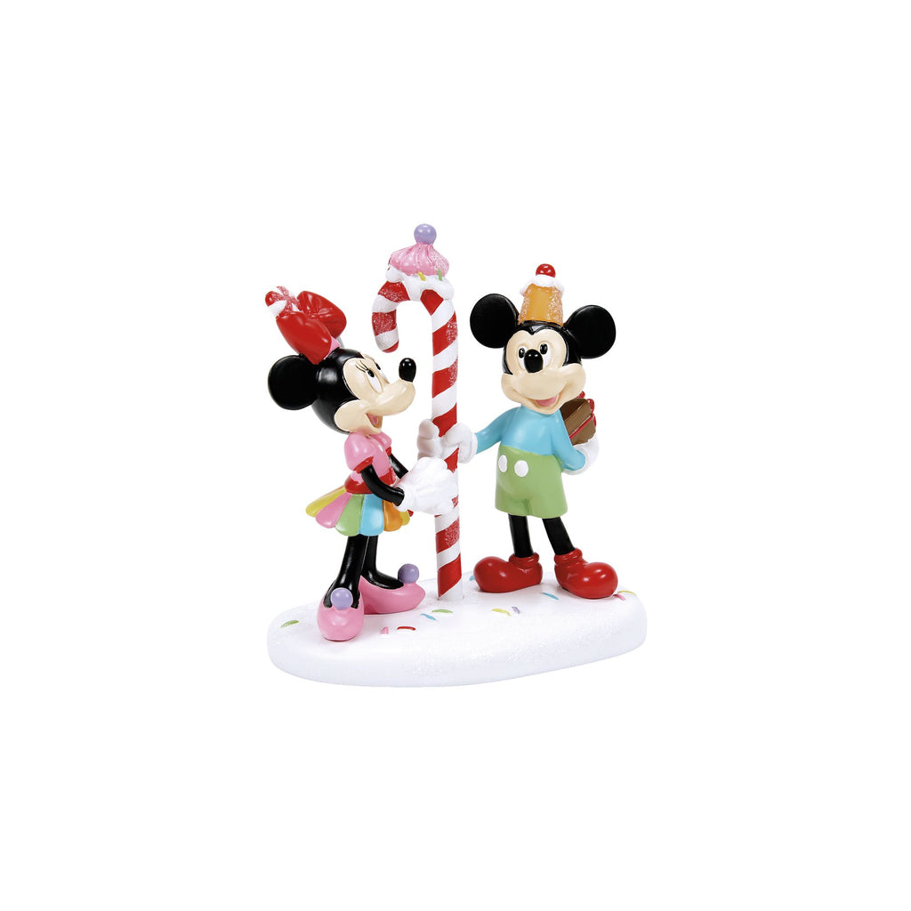Mickey & Minnie Share A Treat