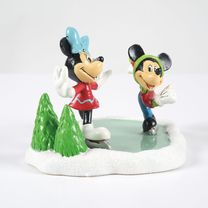 Mickey & Minnie Go Skating